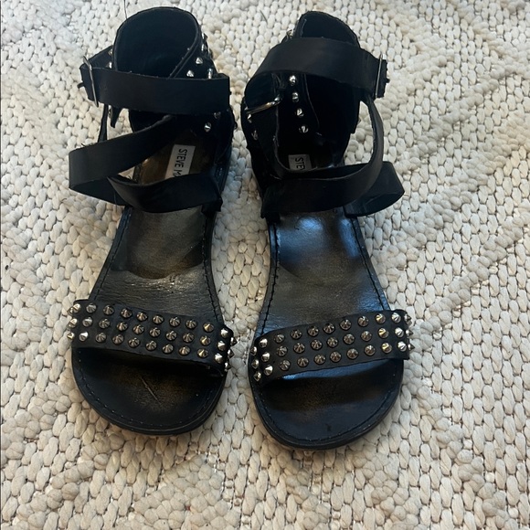 Steve Madden SZ 10 Gladiator Black Sandals with Silver Studs - Picture 1 of 10
